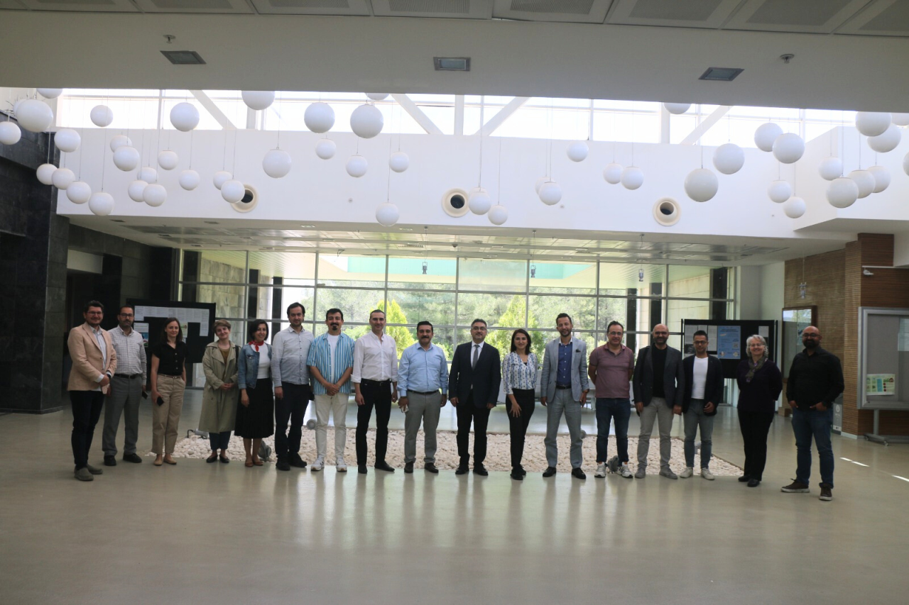 Teknopark İzmir Genel Müdürü Dr. Sinan YILMAZ Üniversitemizde Deneyimlerini Paylaştı